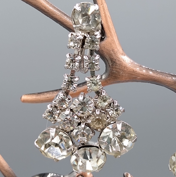 Girandole Rhinestone Chandelier Screw back Silver tone Earrings Vintage - Picture 3 of 16